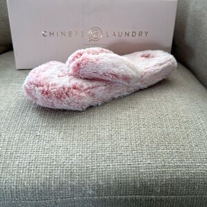 Chinese Laundry Pink Fuzzy Slippers